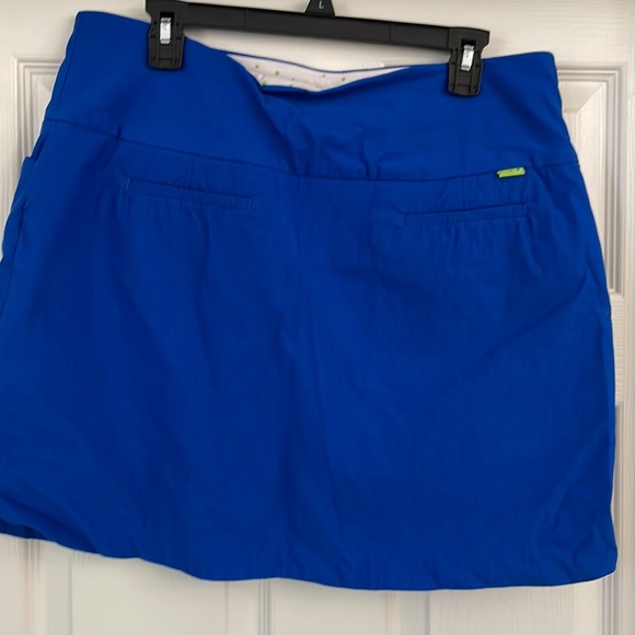 Swing Control golf skort - Picture 2 of 4